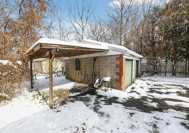 Listing Photo 5 - Condo for sale in building located at 1936 Waltham Ave, North College Hill, OH 45239