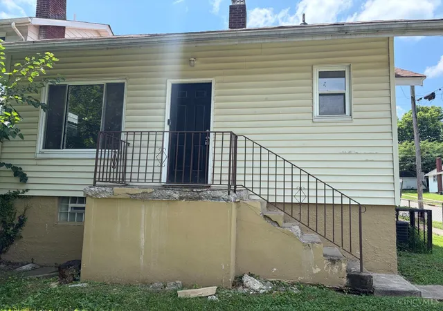 Homes for sale in Cincinnati, OH | 1814 Goodman Ave, Cincinnati, OH 45239 | MLS# 1867459