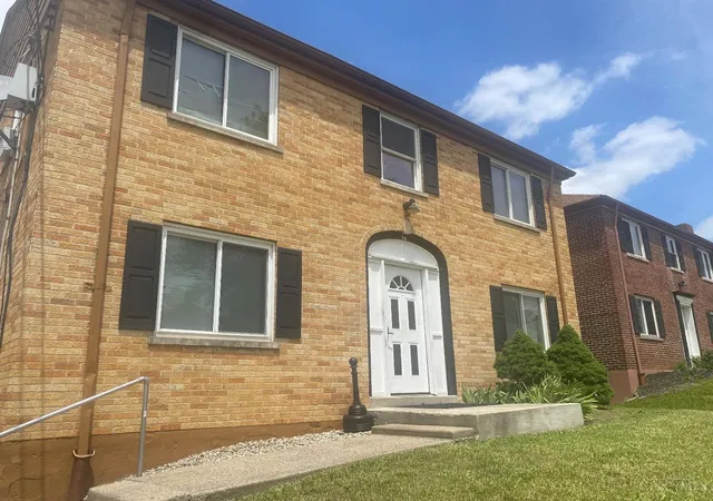 Homes for sale in Reading, OH | 26 Gahl Ter, Reading, OH 45215 | MLS# 1868093