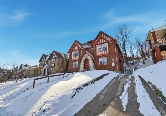 Homes for sale in Cincinnati, OH | 1025 Dana Ave, Cincinnati, OH 45229 | MLS# 1868415