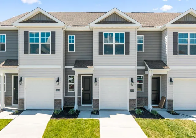 Photo 2 of Townhouse for sale at 10312 Mae Ct, Cincinnati, OH 45251 | MLS# 1869099 | Listing updated on 2026-09-09