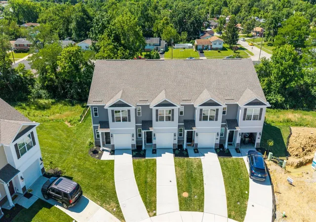 Photo 3 of Townhouse for sale at 10312 Mae Ct, Cincinnati, OH 45251 | MLS# 1869099 | Listing updated on 2026-09-09