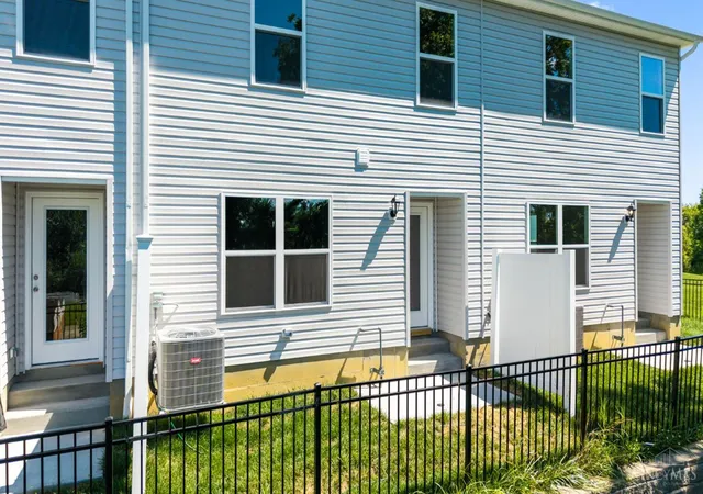 Photo 4 of Townhouse for sale at 10312 Mae Ct, Cincinnati, OH 45251 | MLS# 1869099 | Listing updated on 2026-09-09