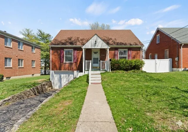 Homes for sale in Anderson Twp, OH | 7158 Dunn Rd, Anderson Twp, OH 45230 | MLS# 1869560