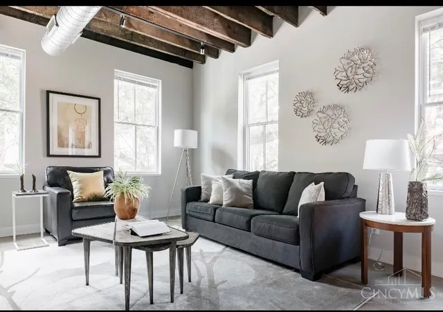 4th image of 121 Grn St, Cincinnati, OH 45202