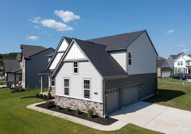 Photo 3 of Single family home for sale at 1304 Trailhead Pl, Harrison, OH 45030 | MLS# 1870436 | Listing updated on 2026-08-27