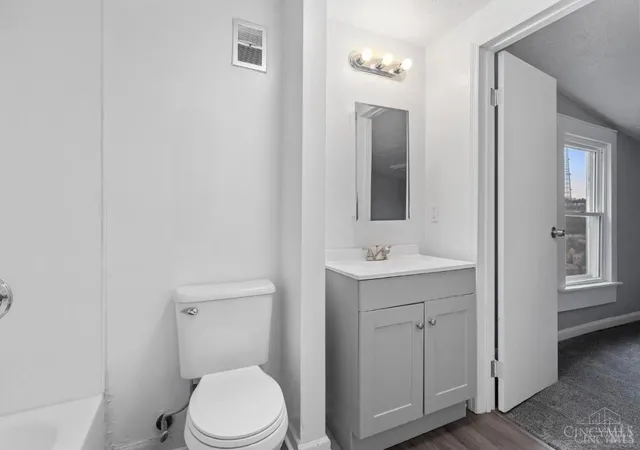 Photo 4 of Single family home for sale at 1637 Waverly Ave, Cincinnati, OH 45214 | MLS# 1870528 | Listing updated on 2026-04-21