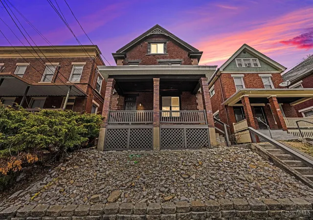 Homes for sale in Cincinnati, OH | 112 Valencia St, Cincinnati, OH 45219 | MLS# 1871023