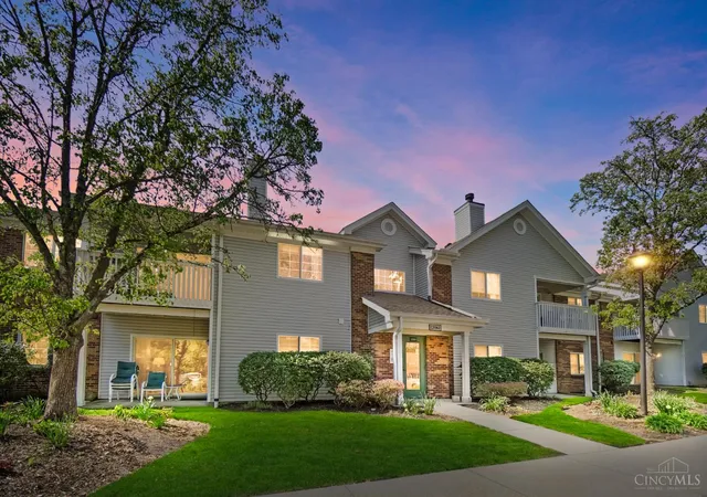 3rd image of 12061 Carrington Ln #102, Loveland, OH 45140 | MLS# 1870978