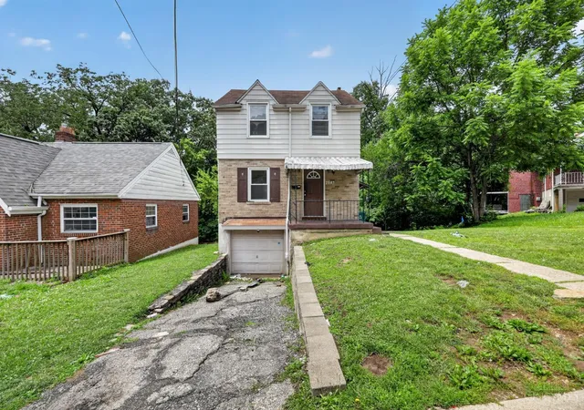 Homes for sale in Cincinnati, OH | 2843 Robert Ave, Cincinnati, OH 45211 | MLS# 1871612