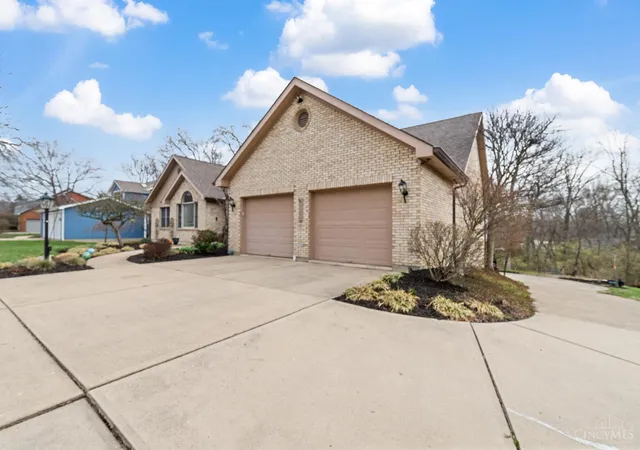 Homes for sale in West Chester, OH | 7380 Wheatland Meadow Ct, West Chester, OH 45069 | MLS# 1872275