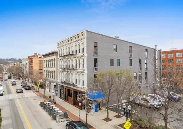2nd image of 1214 Vine St #3, Cincinnati, OH 45202 | MLS# 1872271
