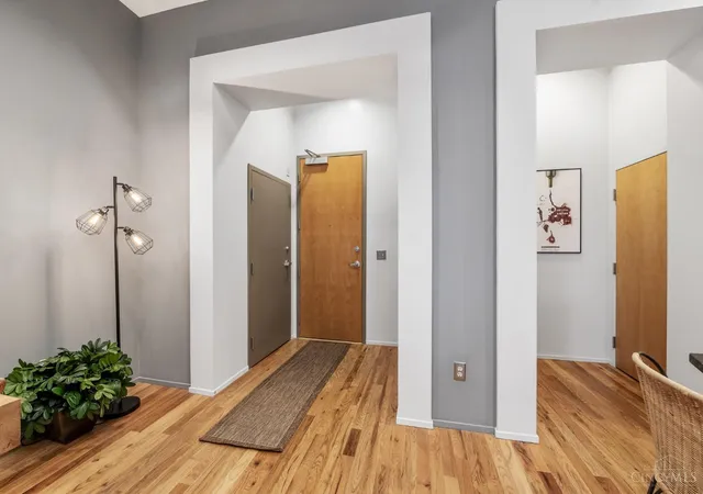 3rd image of 1214 Vine St #3, Cincinnati, OH 45202 | MLS# 1872271