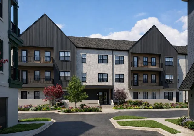 Photo 3 of Sale Pending at 4240 Park Pl Cir #305, Blue Ash, OH 45242 | MLS# 1872383 | Listing updated on 2026-07-16