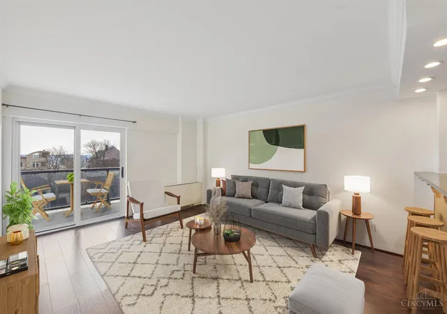 Homes for sale in Cincinnati, OH | 2200 Victory Pkwy #806, Cincinnati, OH 45206 | MLS# 1869632