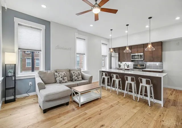 Listing Photo 5 - Condo for sale in building located at 35 E 13Th St, Cincinnati, OH 45202 - Unit #202