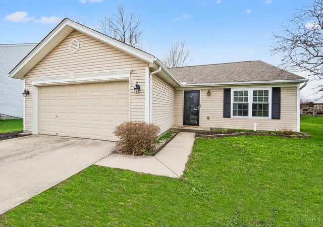 Homes for sale in Batavia Twp, OH | 2071 River Birch Dr, Batavia Twp, OH 45102 | MLS# 1868174