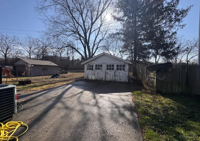3rd image of 645 E Blanche Ave, Cincinnati, OH 45215 | MLS# 1872558