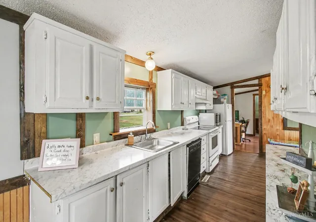 4th image of 1703 Swings Corner Pt Isab Rd, Bethel, OH 45106 | MLS# 1871226