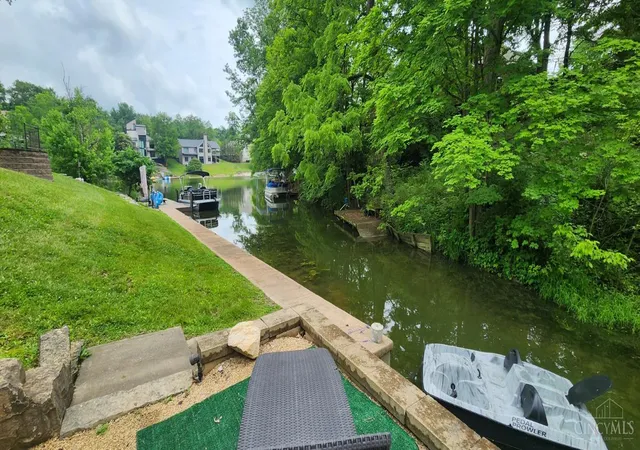 3rd image of 1753 E Cove Cir, Lawrenceburg, IN 47025 | MLS# 1873195