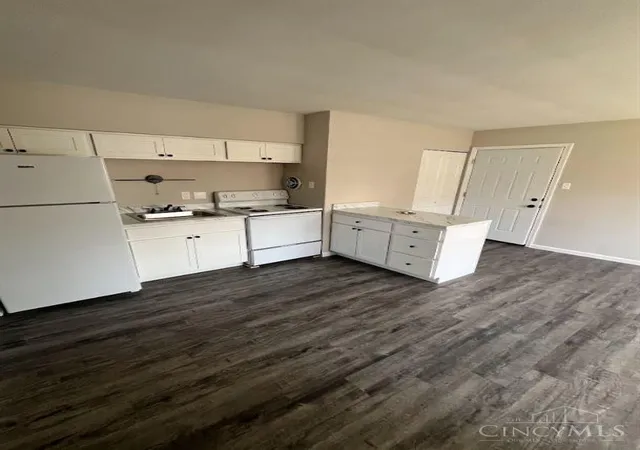 2nd image of 3301 Camvic Ter, Cincinnati, OH 45211 | MLS# 1873370