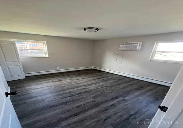 4th image of 3301 Camvic Ter, Cincinnati, OH 45211 | MLS# 1873370