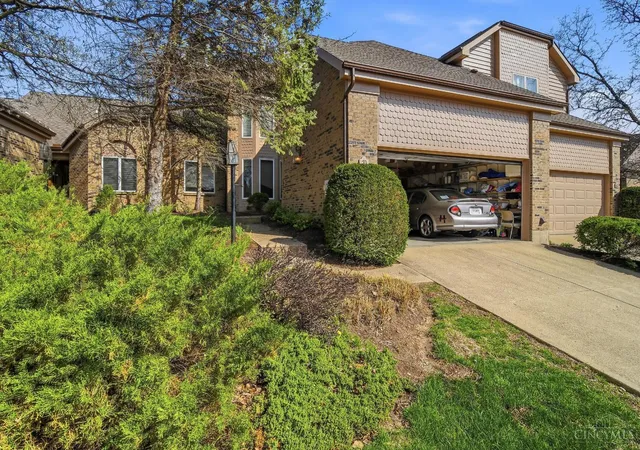 1st image of 70 Waterview Ct #35, Hamilton, OH 45013 | MLS# 1873394