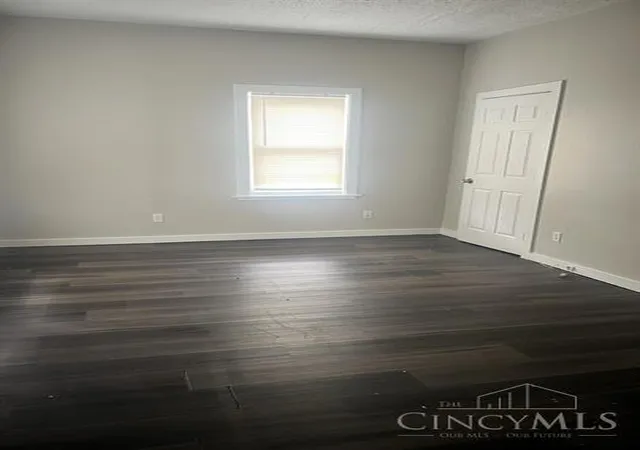5th image of 310 Spring St, Cleves, OH 45002 | MLS# 1873575