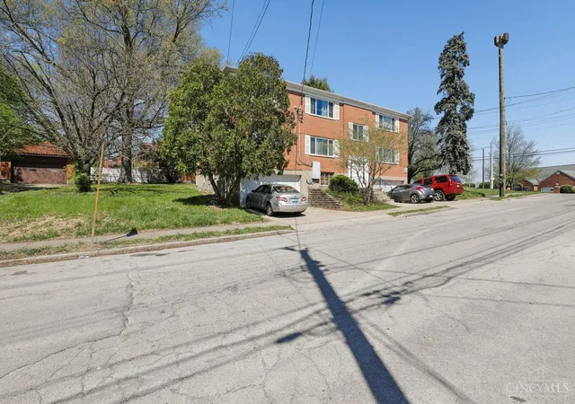 3rd image of 1153 Omena Pl, Cincinnati, OH 45238 | MLS# 1874632