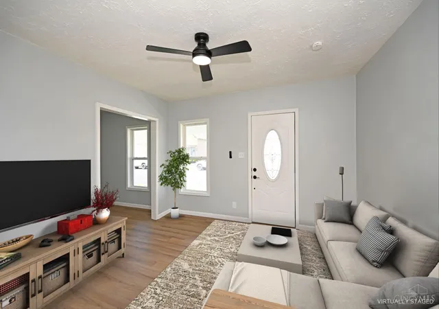 Photo 2 of Sale Pending at 809 W Water St, Piqua, OH 45356 | MLS# 1874715 | Listing updated on 2026-08-27