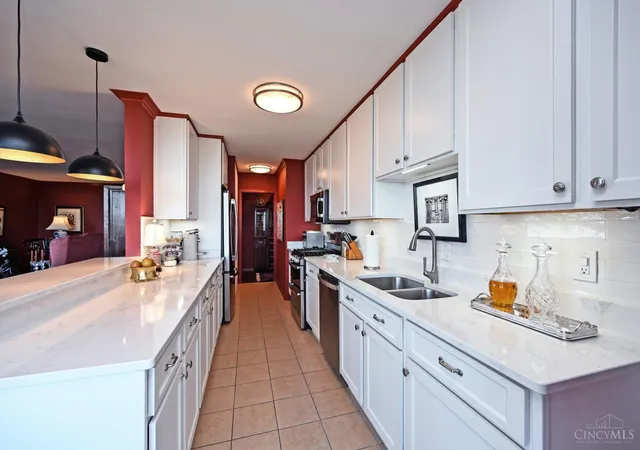 4th image of 2324 Madison Rd #1208, Cincinnati, OH 45208 | MLS# 1874870