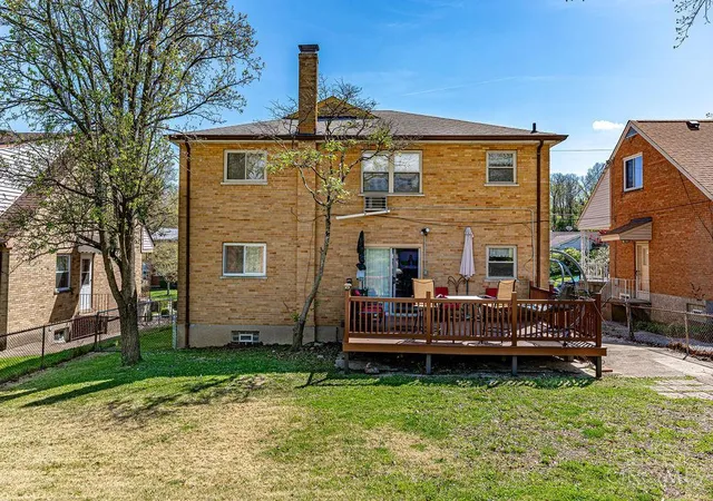 2nd image of 4760 Clevesdale Dr, Cincinnati, OH 45238