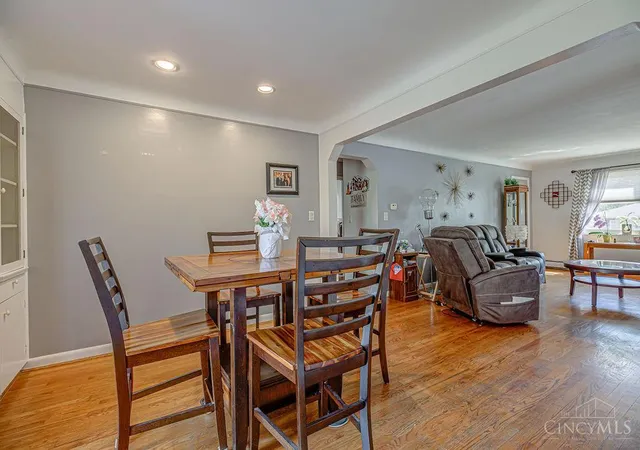 5th image of 4760 Clevesdale Dr, Cincinnati, OH 45238 | MLS# 1874875