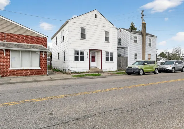 Homes for sale in Hamilton, OH | 925 Ross Ave, Hamilton, OH 45013 | MLS# 1873561