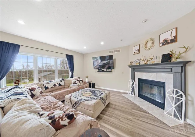 4th image of 1034 Hill Top Ln, Felicity, OH 45120 | MLS# 1874976