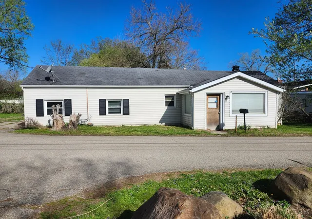 Photo 1 of Single family home for sale at 136 Cottonwood Dr, Hamilton, OH 45013 | MLS# 1875157 | Listing updated on 2026-05-22