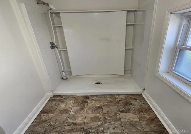 Photo 9 of Single family home for sale at 136 Cottonwood Dr, Hamilton, OH 45013 | MLS# 1875157 | Listing updated on 2026-05-22