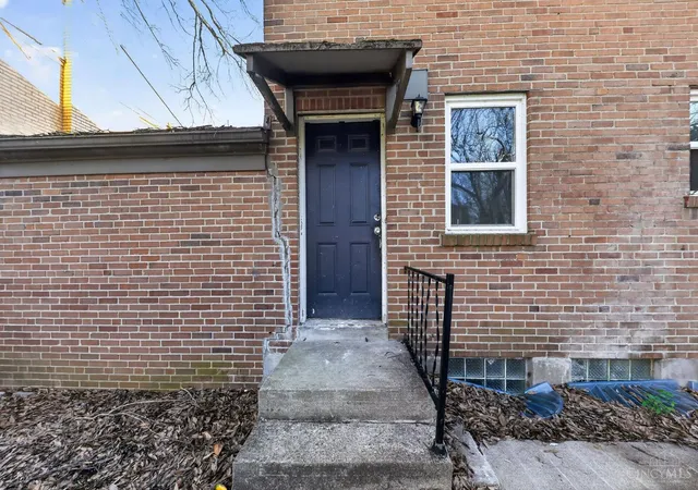 Photo 4 of Sale Pending at 1608 Miramar Ct, Cincinnati, OH 45237 | MLS# 1874391 | Listing updated on 2026-09-08