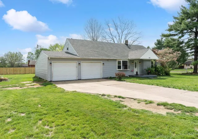 Homes for sale in Carlisle, OH | 626 W Crescent Dr, Carlisle, OH 45005 | MLS# 1875555
