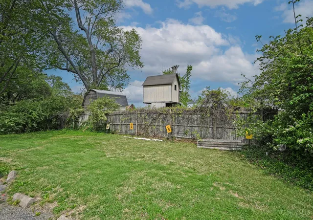 Homes for sale in Reading, OH | 620 Maple Drive, Reading, OH 45215 | Houzeo