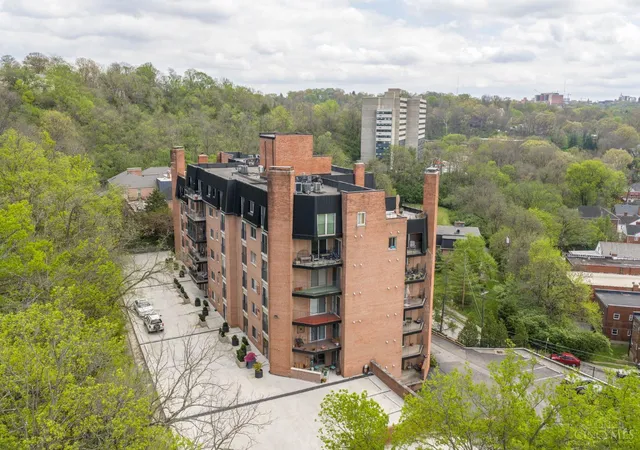 2nd image of 880 Rue De La Paix, Cincinnati, OH 45220