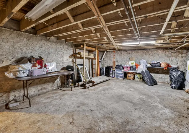 2nd image of 7045 Montgomery Rd, Silverton, OH 45236