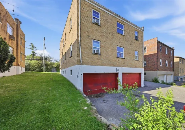 Homes for sale in Cincinnati, OH | 2580 Westwood Northern Boulevard, Cincinnati, OH 45211 | Houzeo