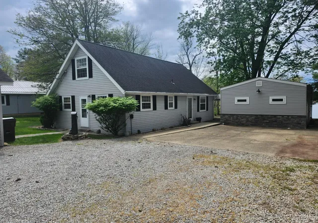 3rd image of 18 Hammerhead Cvs, Franklin Twp, OH 45171 | MLS# 1876099