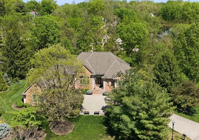 Homes for sale in Madeira, OH | 11 Camargo Canyon Dr, Madeira, OH 45243 | MLS# 1875901