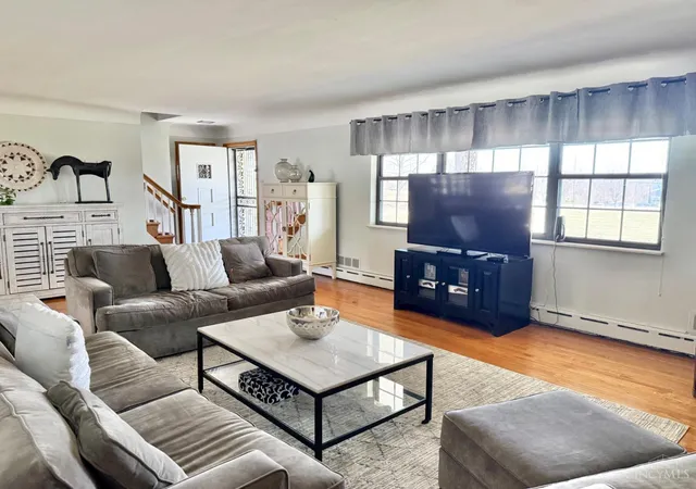 2nd image of 4911 North Bend Rd, Cincinnati, OH 45211 | MLS# 1876171