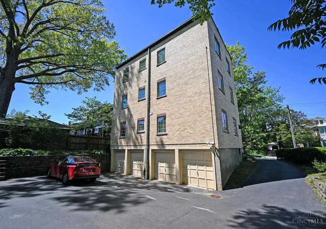 37th image of 1338 Paxton Ave #3, Cincinnati, OH 45208 | MLS# 1876196