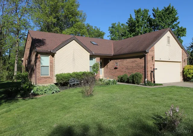 Homes for sale in Maineville, OH | 7790 Strawberry Hill Ln, Maineville, OH 45039 | MLS# 1875918