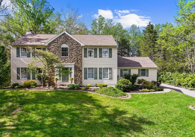 2nd image of 642 Springs Ln, Union Twp, OH 45255 | MLS# 1876005