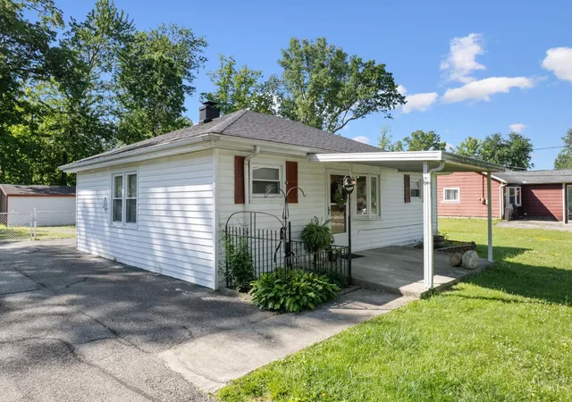 Homes for sale in Goshen Twp, OH | 1811 Lois Ln, Goshen Twp, OH 45122 | MLS# 1876581